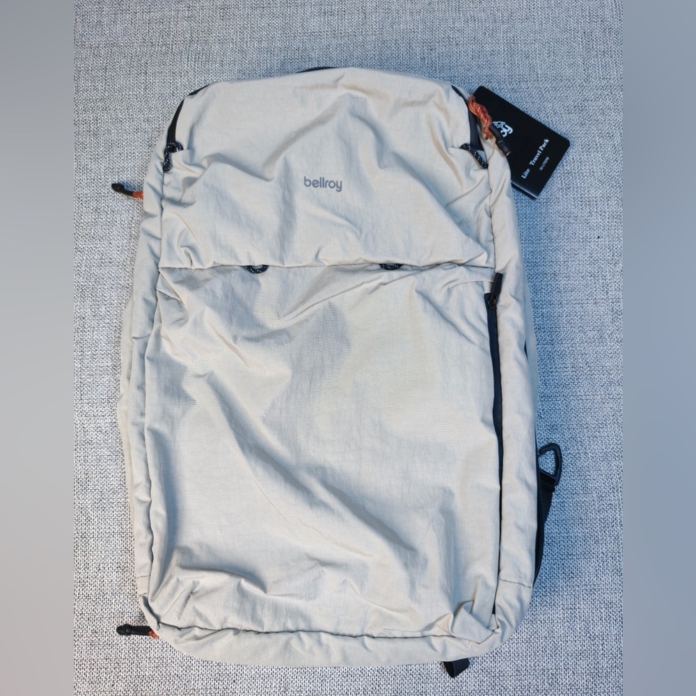 Bellroy Everyday Backpack 30L in Light Gray
